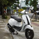 Tân trang Vespa Primavera màu trắng phối dàn chân sporty năng động